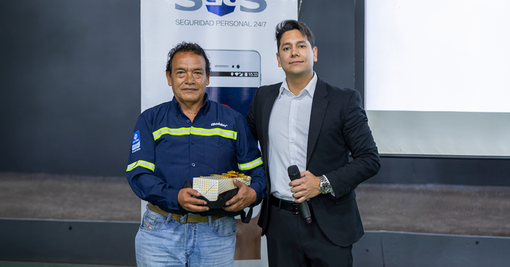 15 Años de Alianza Estratégica: Golán y RISCO Fortalecen la Seguridad en Centroamérica 4 Entrega de galardón a Luigy Castellanos por instalaciones de sistemas de seguridad